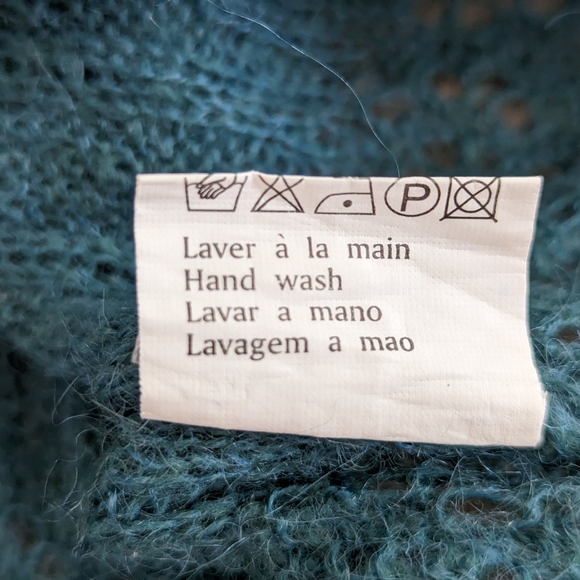 Sweater - Picture 8 of 8